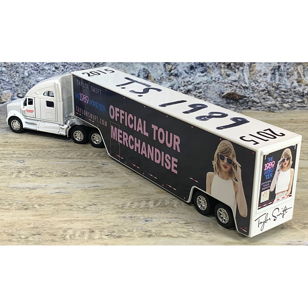 Kenworth T700 w/Merch Sales Trailer "Upstaging Inc. - Taylor Swift - The 1989 World Tour 2015 - Merch Trailer"