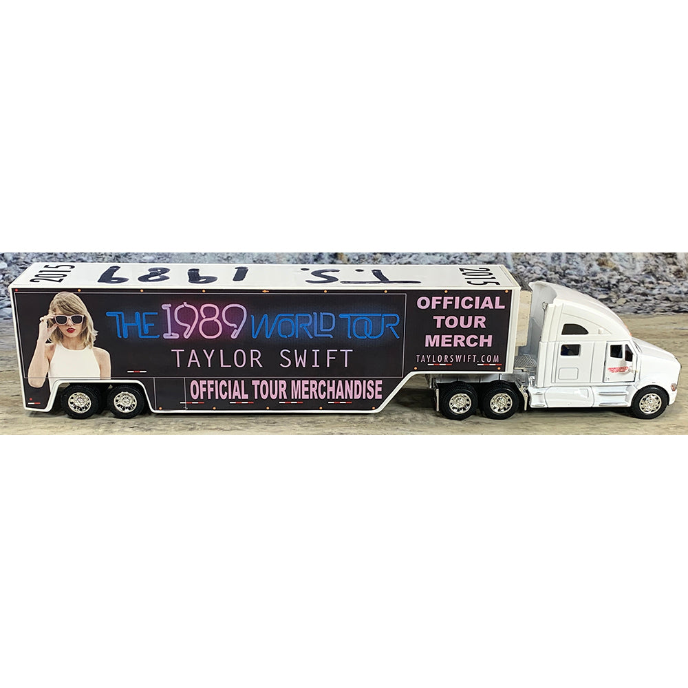 Kenworth T700 w/Merch Sales Trailer "Upstaging Inc. - Taylor Swift - The 1989 World Tour 2015 - Merch Trailer"