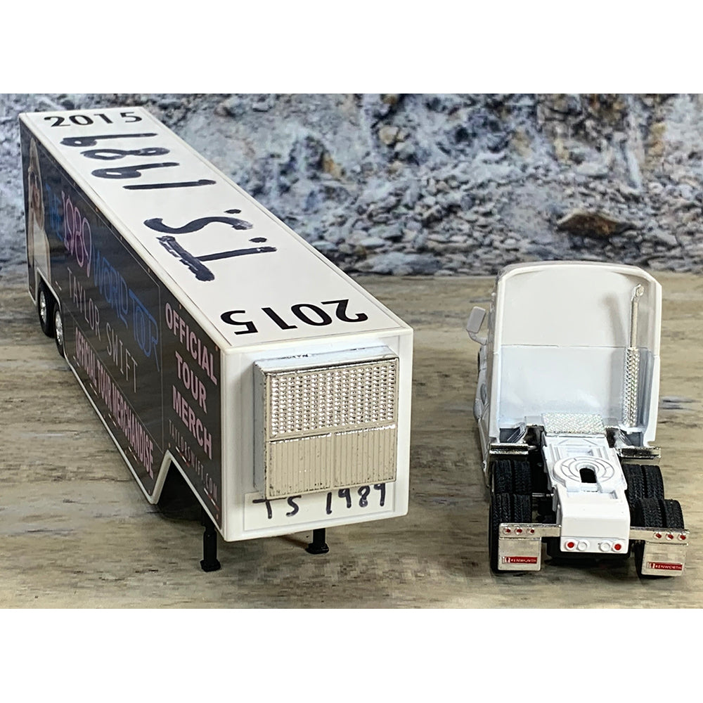 Kenworth T700 w/Merch Sales Trailer "Upstaging Inc. - Taylor Swift - The 1989 World Tour 2015 - Merch Trailer"