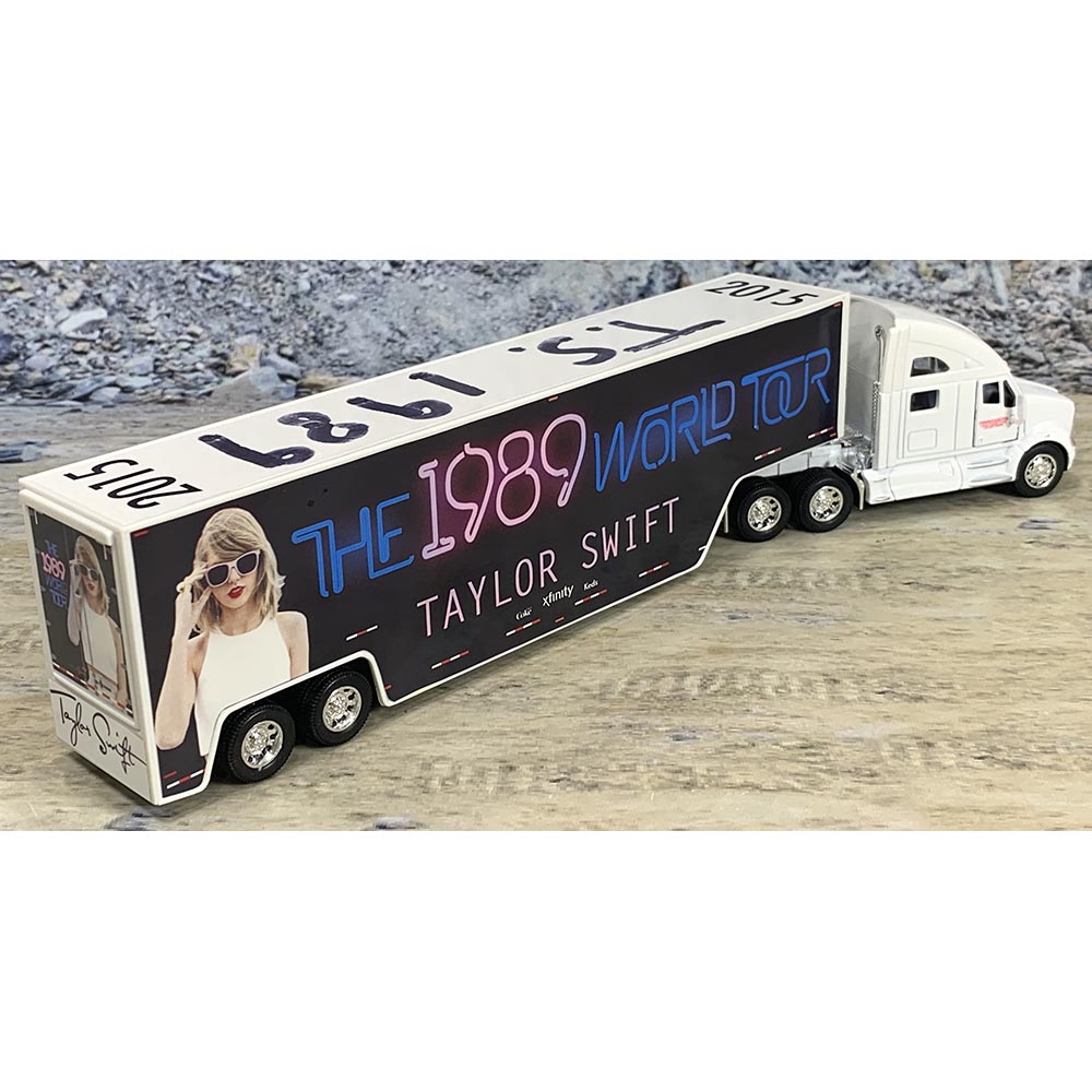 Kenworth T700 w/Moving Van Trailer "Upstaging Inc. - Taylor Swift - The 1989 World Tour 2015 - Version 2"