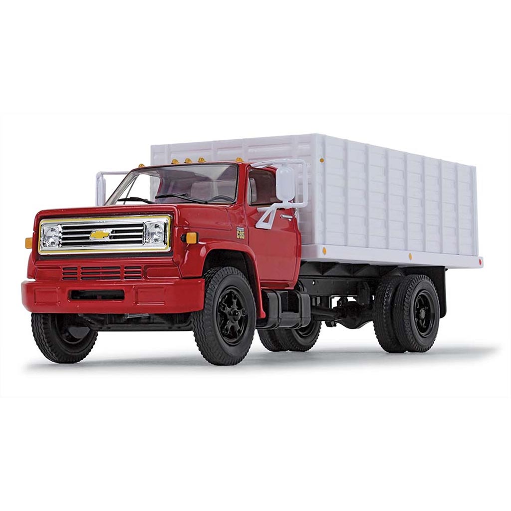 1975 Chevrolet C-65 Grain Truck with Corn Load (Red/White)