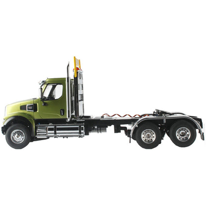 1:16 Scale Model of a Remote Controlled Western Star 49X Day Cab Tractor in Green on a White Background