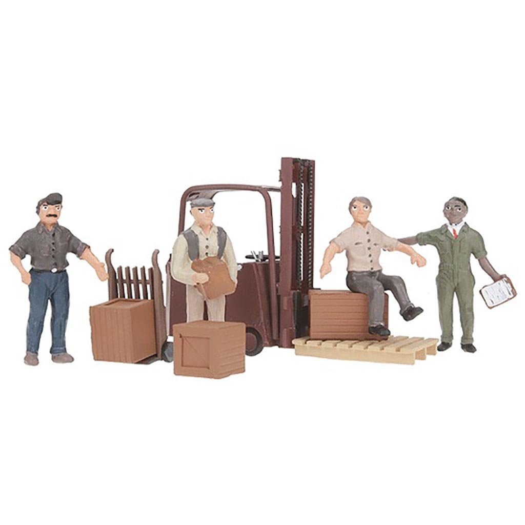 Workers (4) w/Forklift (1)