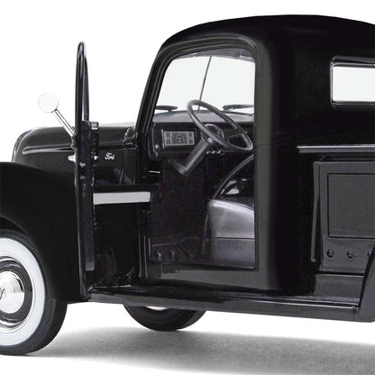 1940 Ford Pickup (Black)