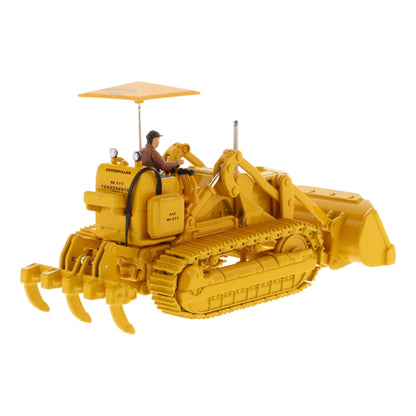 1:50th Scale CAT Yellow Diecast Model of a Caterpillar 977D Traxcavator Track-Type Loader with Driver and Shade Umbrella Photographed on a White Background