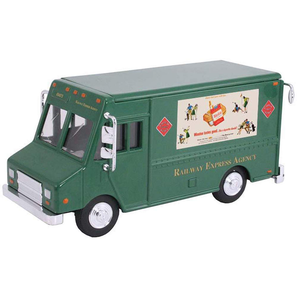 Grumman Step Van "Railway Express Agency - Winston - Golfing" (Green)