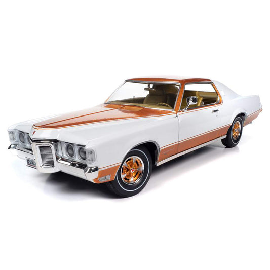 1969 Pontiac Grand Prix "Royal Bobcat" (Cameo White/Firefrost Gold)