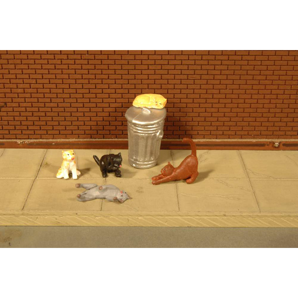 O-Gauge Cats w/Garbage Can (6)