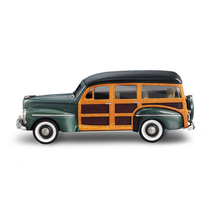 1947 Ford V-8 Woody Station Wagon (Parrot Green Poly)