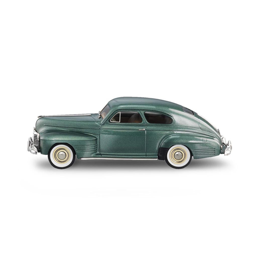 1941 Pontiac Streamliner "Torpedo" Sedan Coupe (Thetis Green Poly)