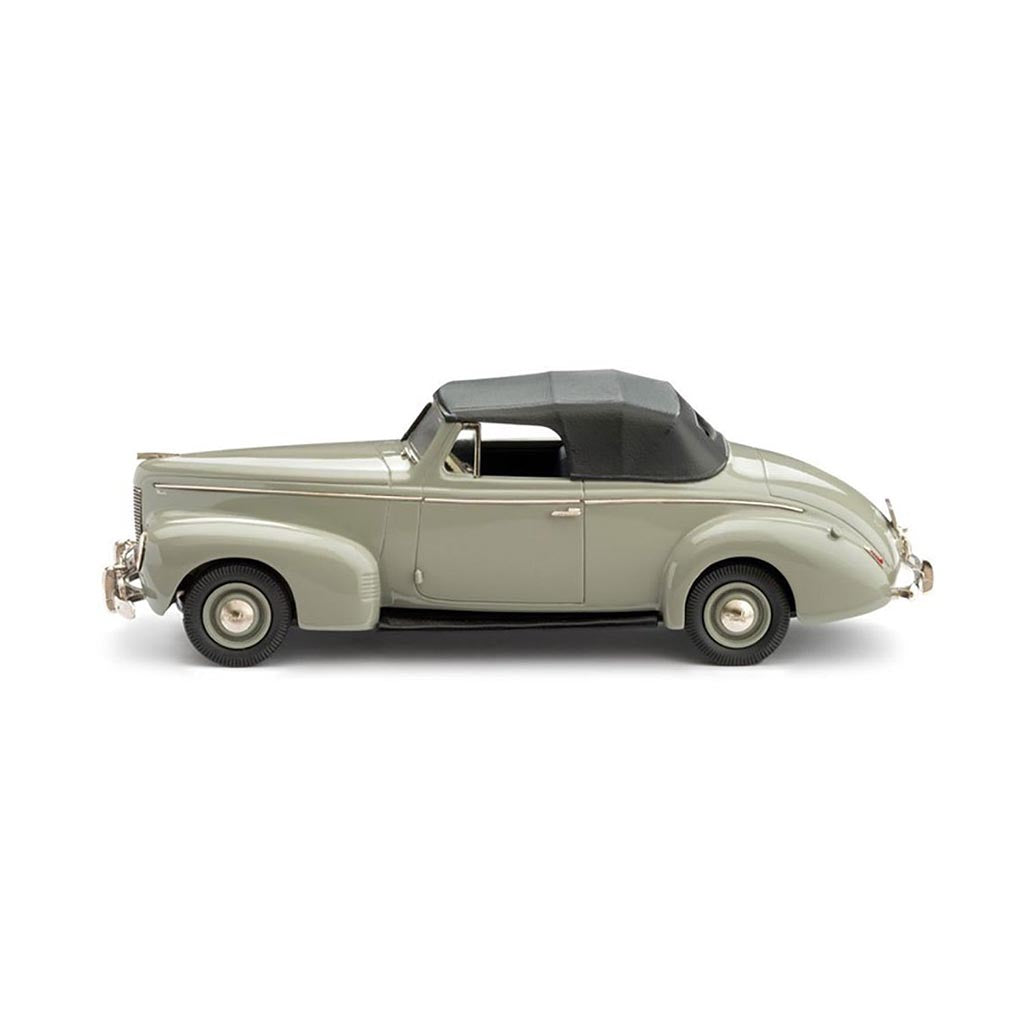 1940 Nash Ambassador Eight Convertible (Dove Gray/Black)