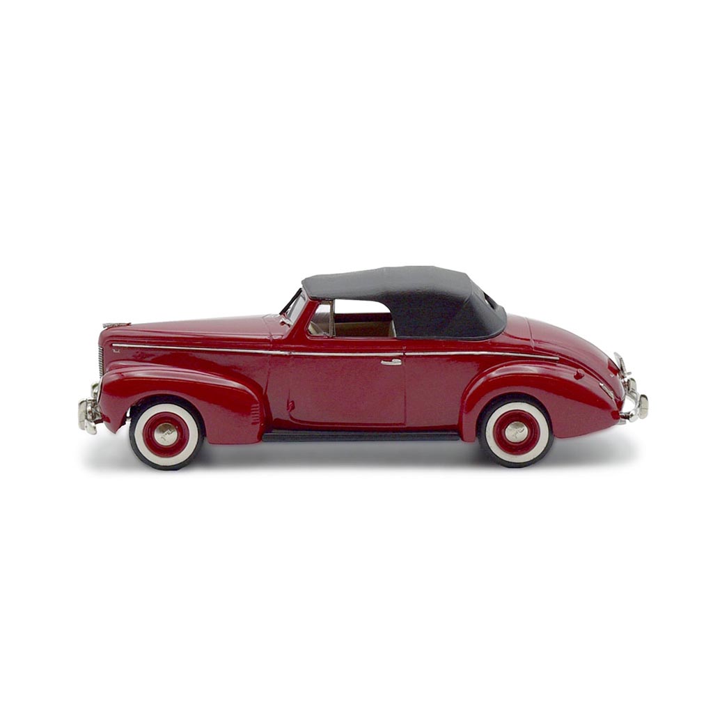 1940 Nash Ambassador Eight Convertible (Romany Red/Black)