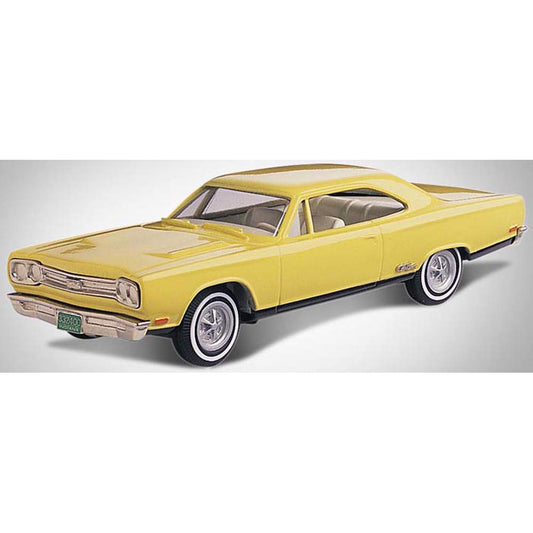 1969 Plymouth GTX 2-Door Hard Top (Yellow)