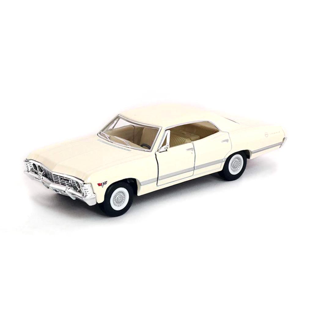 1967 Chevrolet Impala (White)