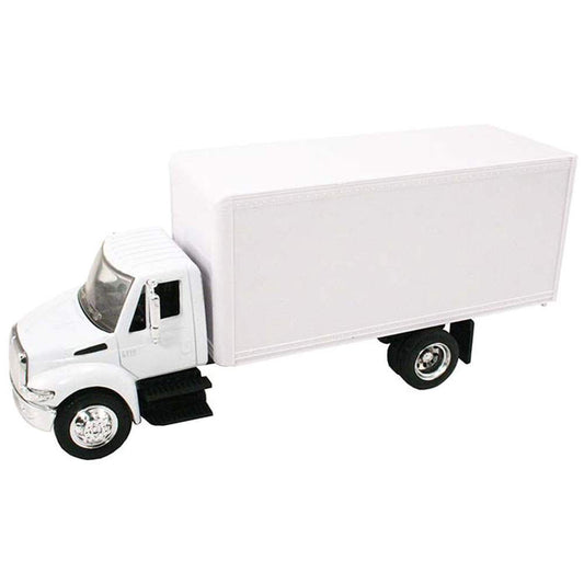 International 4200 Box Truck (White)