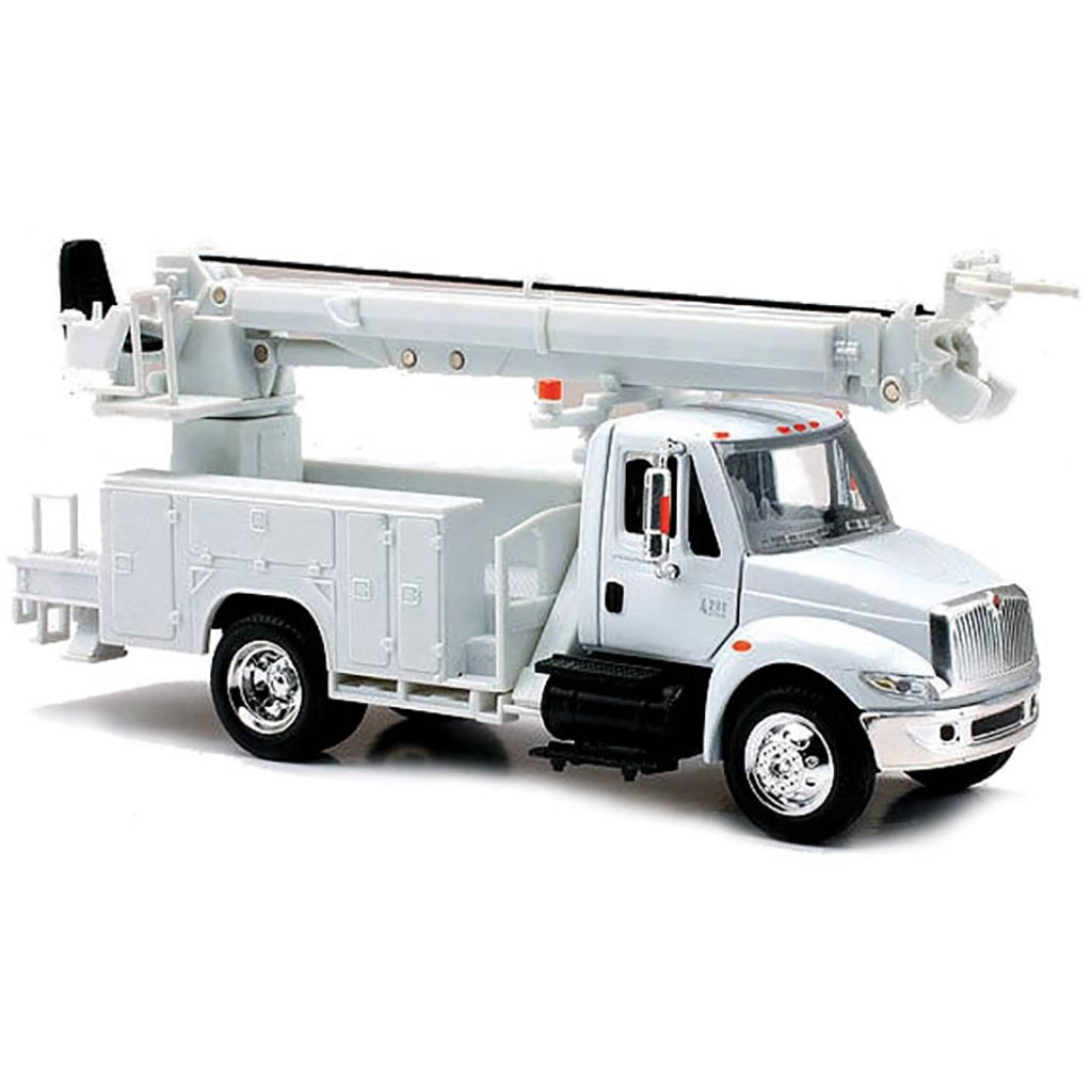 International 4200 Auger/Digger Truck (White)