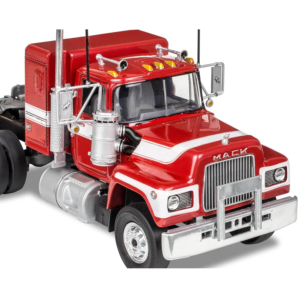 Mack R-Model Tractor (Model Kit)