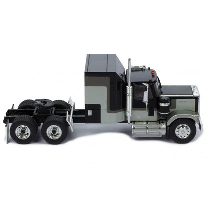 1980 GMC General Tractor (Black/Silver)