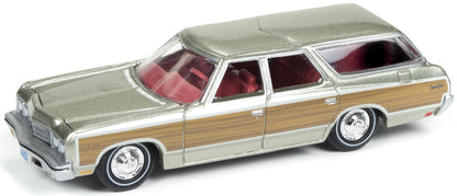 1974 Chevy Caprice Wagon w/Fishing Boat & Trailer (Metallic Green)