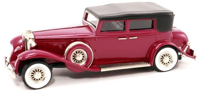 1931 Marmon Sixteen Convertible Sedan (Top Up) (Magenta Purple)