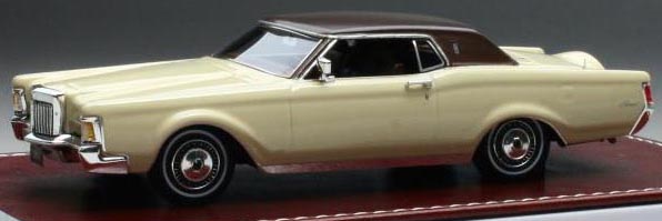 1971 Lincoln Continental Mark III (Beige)