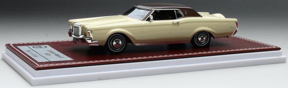 1972 Lincoln Continental Mark III (Beige)